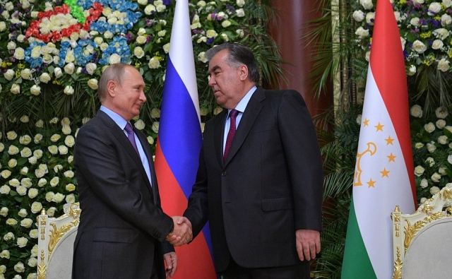 Президент России Владимир Путин и президент Таджикистана Эмомали Рахмон