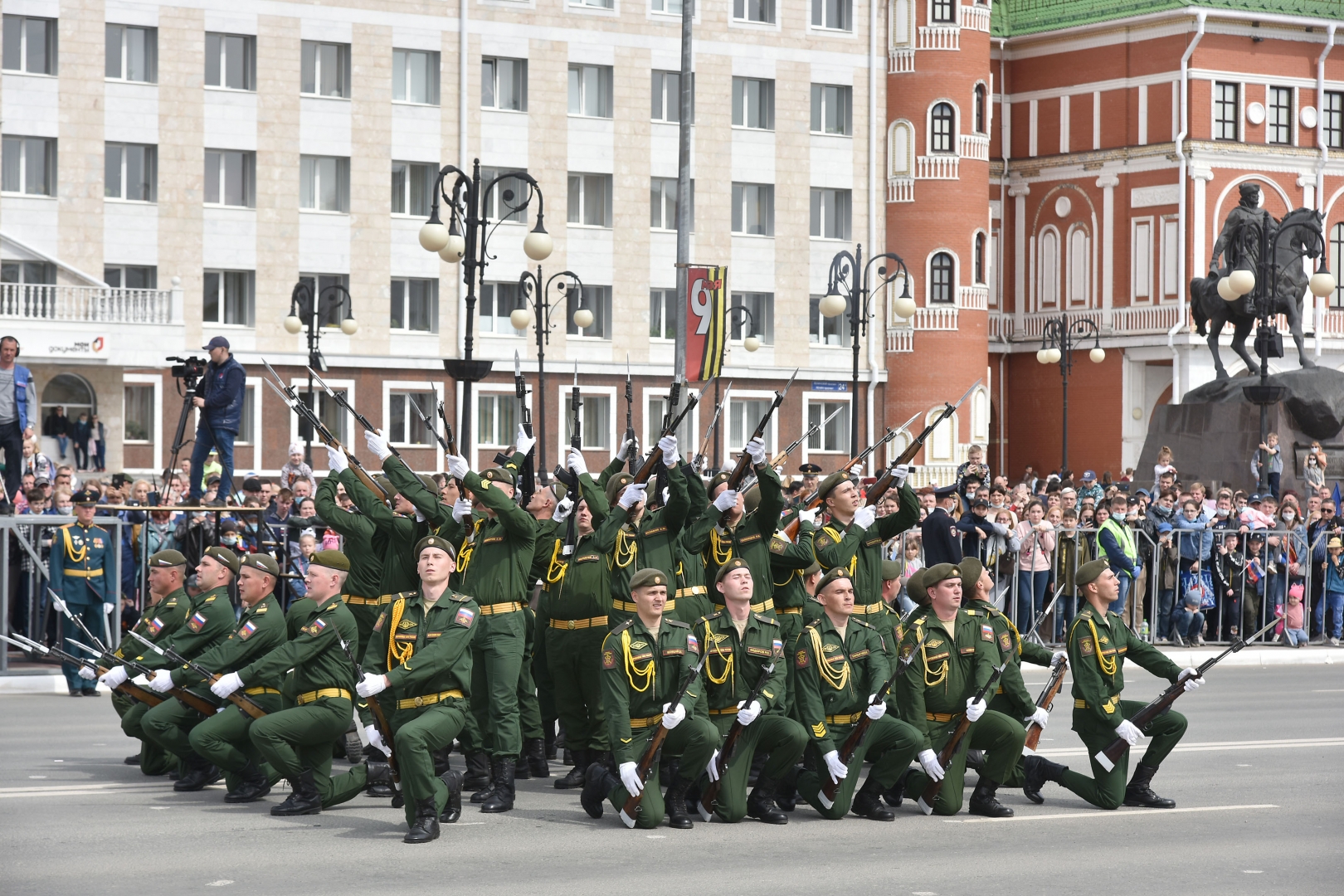 В Йошкар-Оле на параде Победы показали образцы современной военной техники