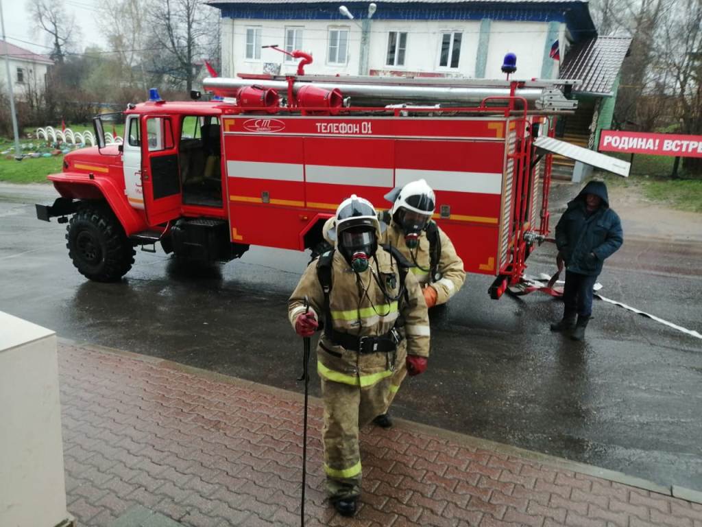 В Ярославской области пожарным поднимут зарплату