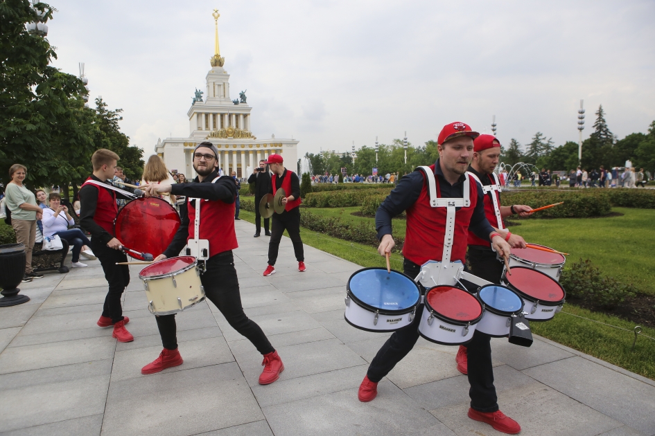 Вднх 1 июня концерт. Уличная культура России. День России ВДНХ. Музыканты ВДНХ. Тематические мероприятия.