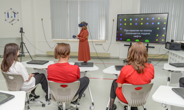 Занятия в центре цифрового образования Обдорской гимназии