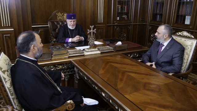 Встреча министра иностранных дел Нагорного Карабаха Давида Бабаяна и Верховного Патриарха и Католикоса всех армян Гарегина II 