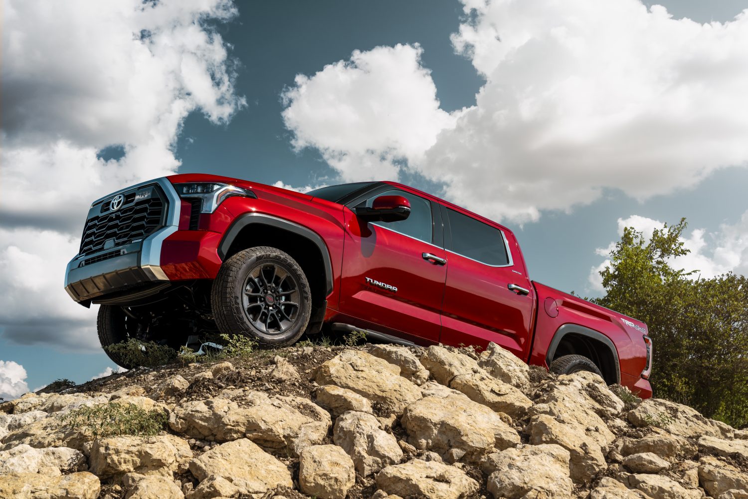 Toyota представила в США новый пикап Tundra 2022 года