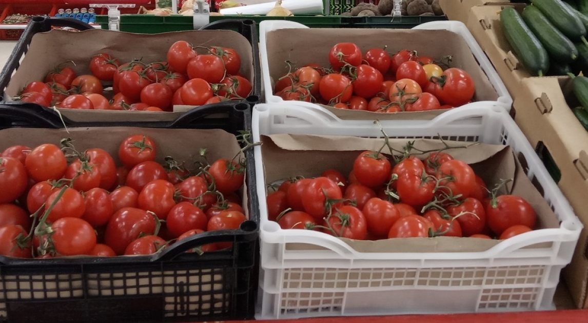 Сколько входят помидоры. Дефицит помидоров в Италии. Pomidor Entertainment.