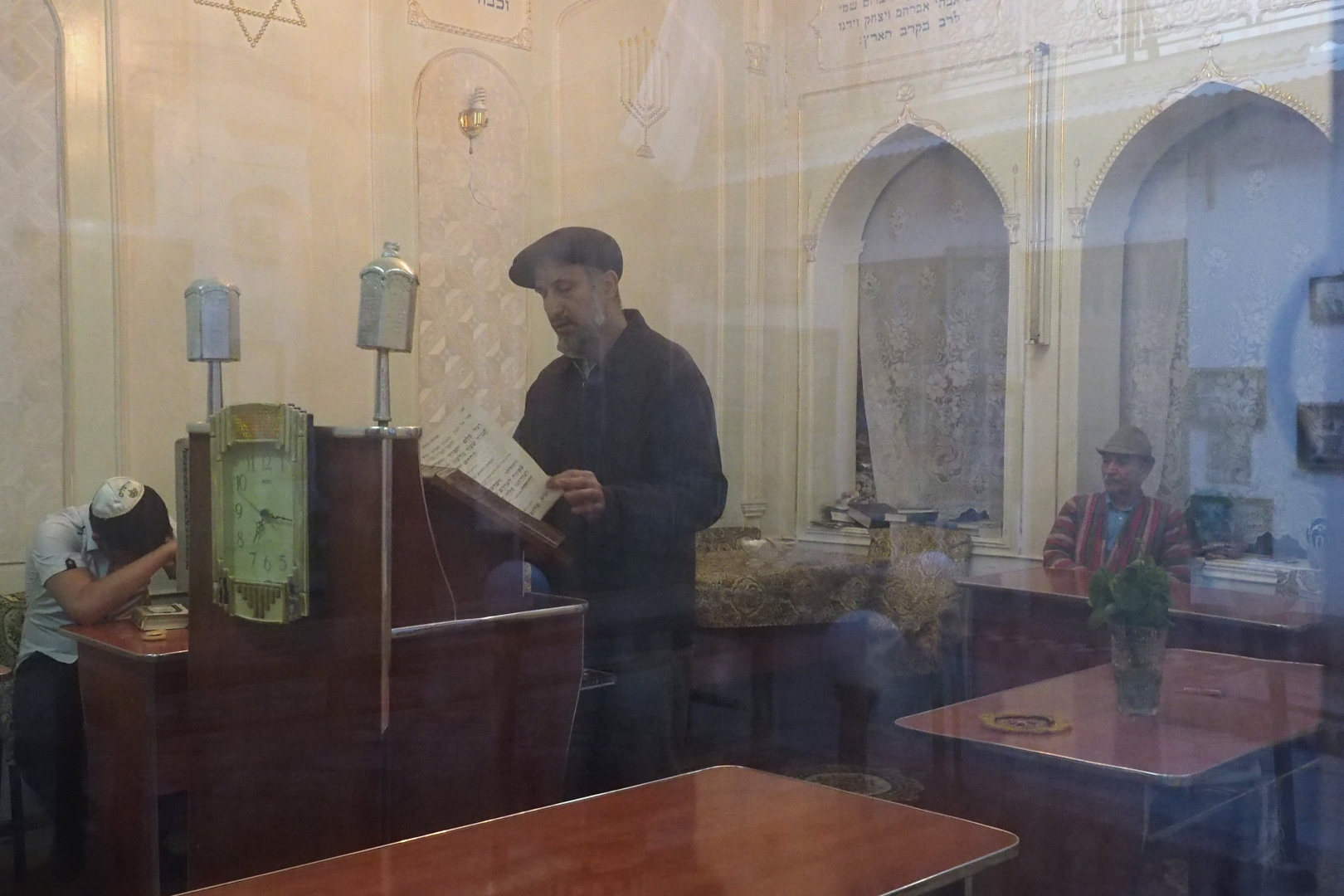 Жора Хошаев. Вечерняя молитва во «второй» синагоге
