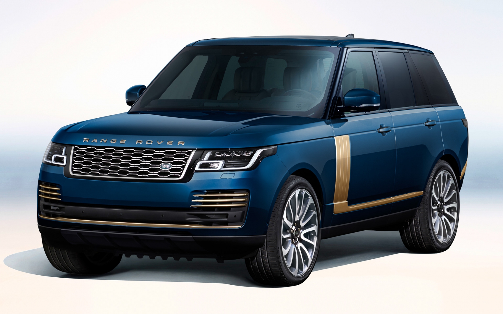 Land Rover представит «золотую» версию Range Rover