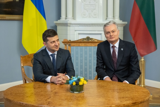 Президент Украины Владимир Зеленский и президент Литвы Гитанас Науседа 