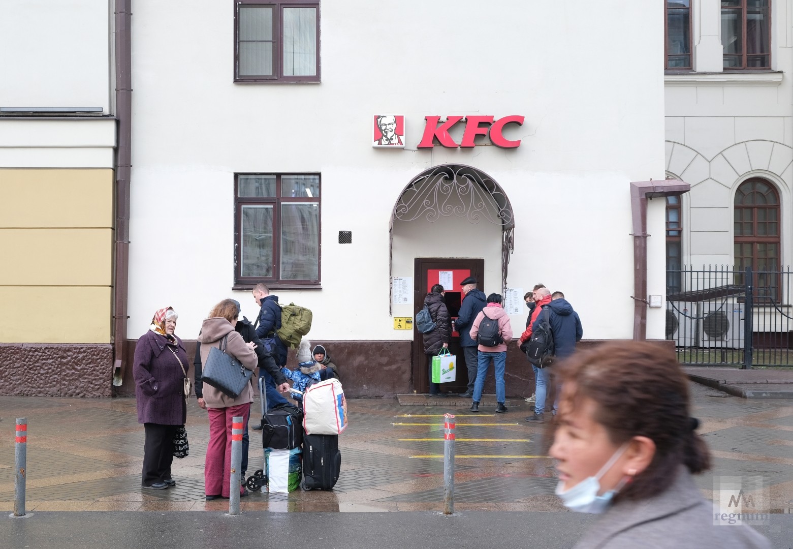 Национализировать!» — сети вступились за работников KFC, лишающихся работы