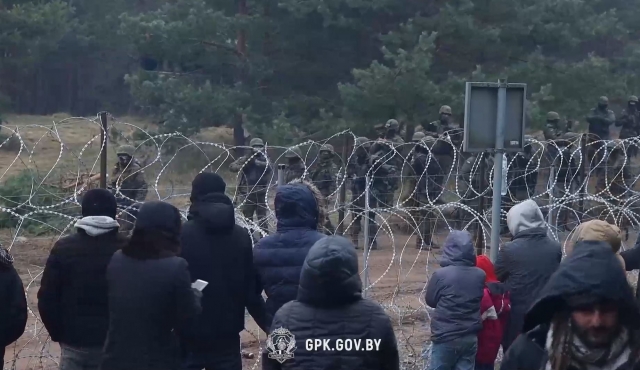 Польские вооруженные силы и беженцы на белорусско-польской границе