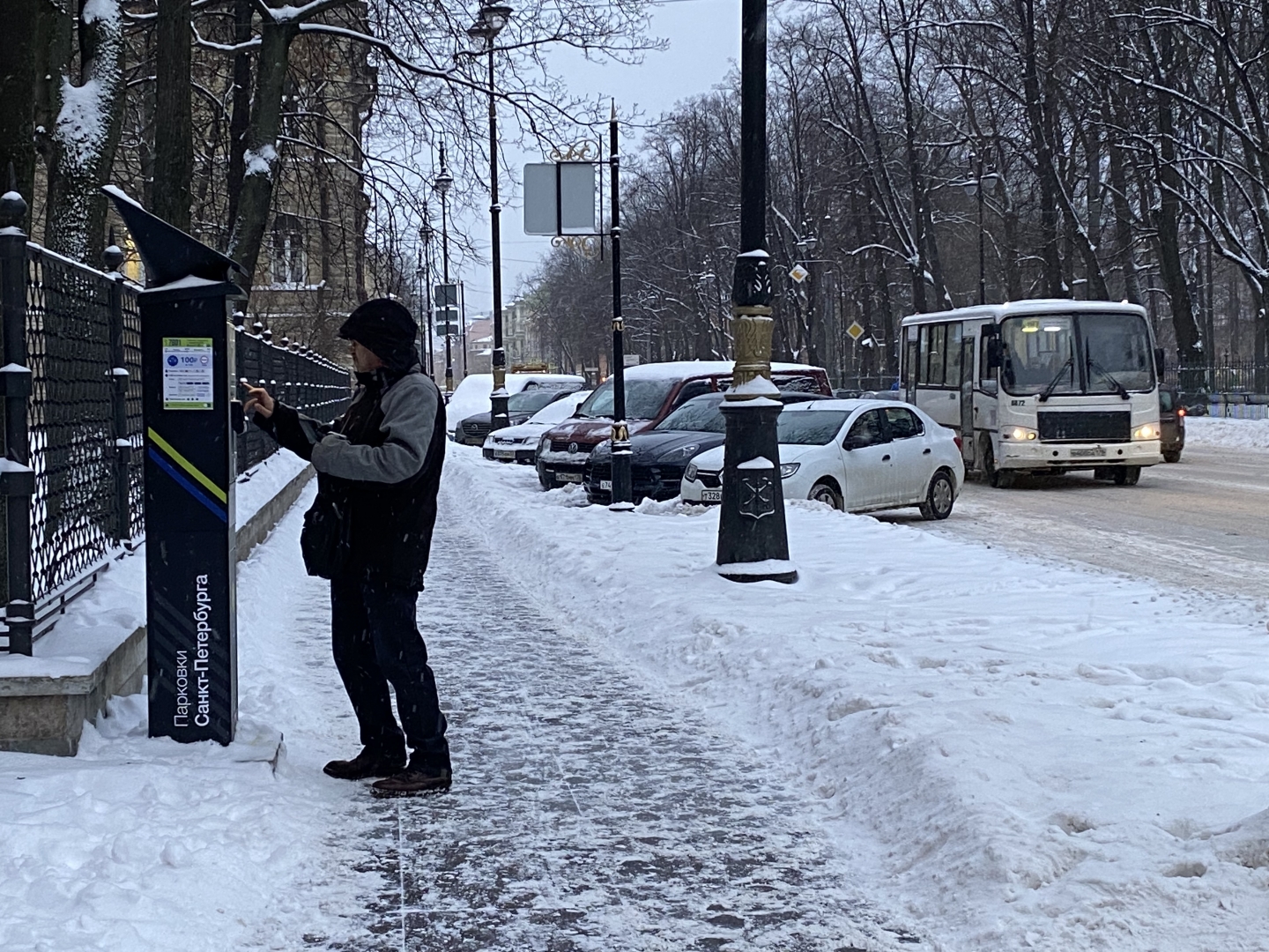 Для каршеринга в платной зоне парковки Петербурга сохранят льготные условия