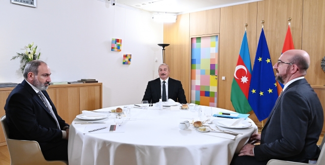 Встреча президента Азербайджана Ильхама Алиева с президентом Совета Евросоюза Шарлем Мишелем и премьер-министром Армении Николом Пашиняном 