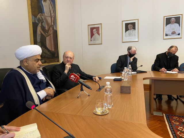 Встреча шейха уль-ислама Аллахшукюра Пашазаде с президентом Папского совета Ватикана по культуре Джанфранко Равази