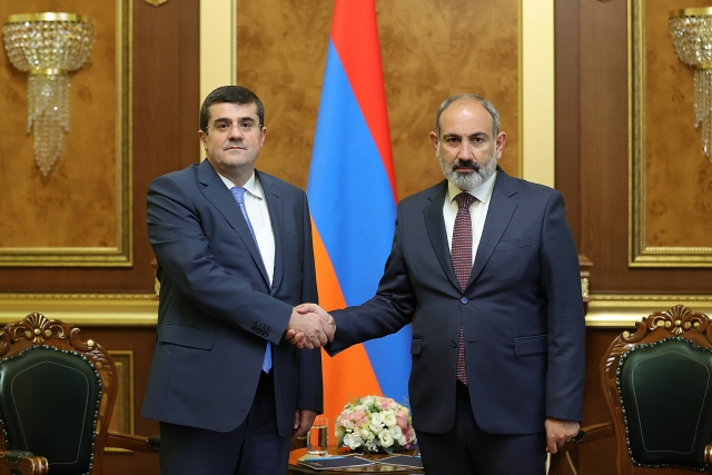 Встреча Исполняющего обязанности премьер-министра Армении Никола Пашиняна с  президентом Республики Арцах Араиком Арутюняном 