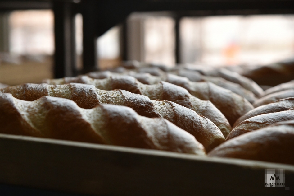 Царский хлеб. Царь хлеб завод. Царский хлеб фото. Хлеб в кредит.
