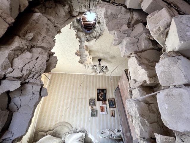 Повреждённый дом в Журавлёвке