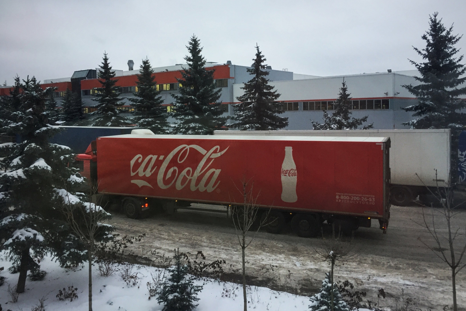 Завод Coca-Cola в России попал в центр скандала