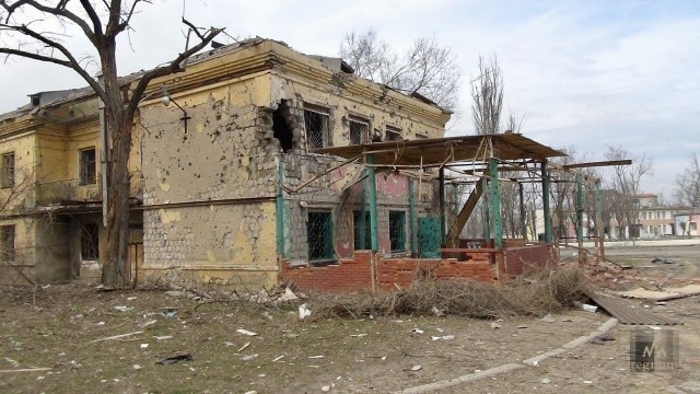 Разрушенное здание в ДНР