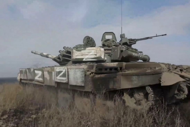 Танк ВС России во время спецоперации на Украине