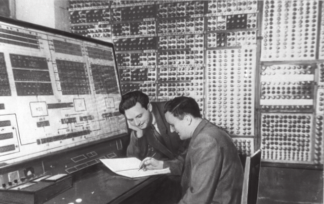 Первый в континентальной Европе программируемый компьютер МЭСМ. 1951