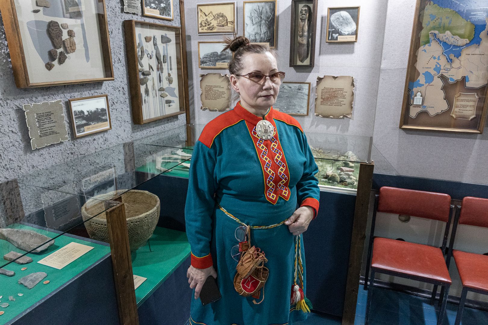 Валентина Совкина в традиционном саамском костюме, который она одевает на любые мероприятия, связанные с культурой ее народа.