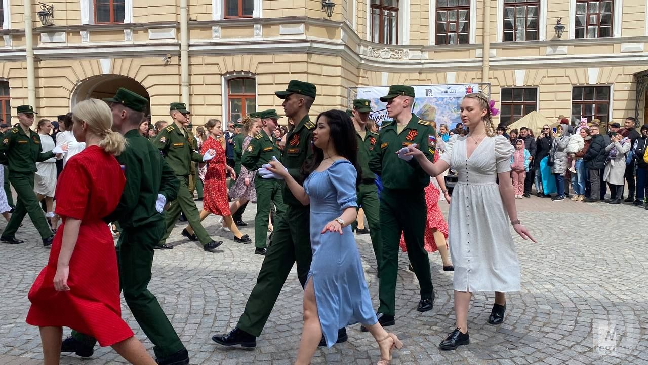 В Петербурге прошёл «Бал Победы» в память о мае 1945 года