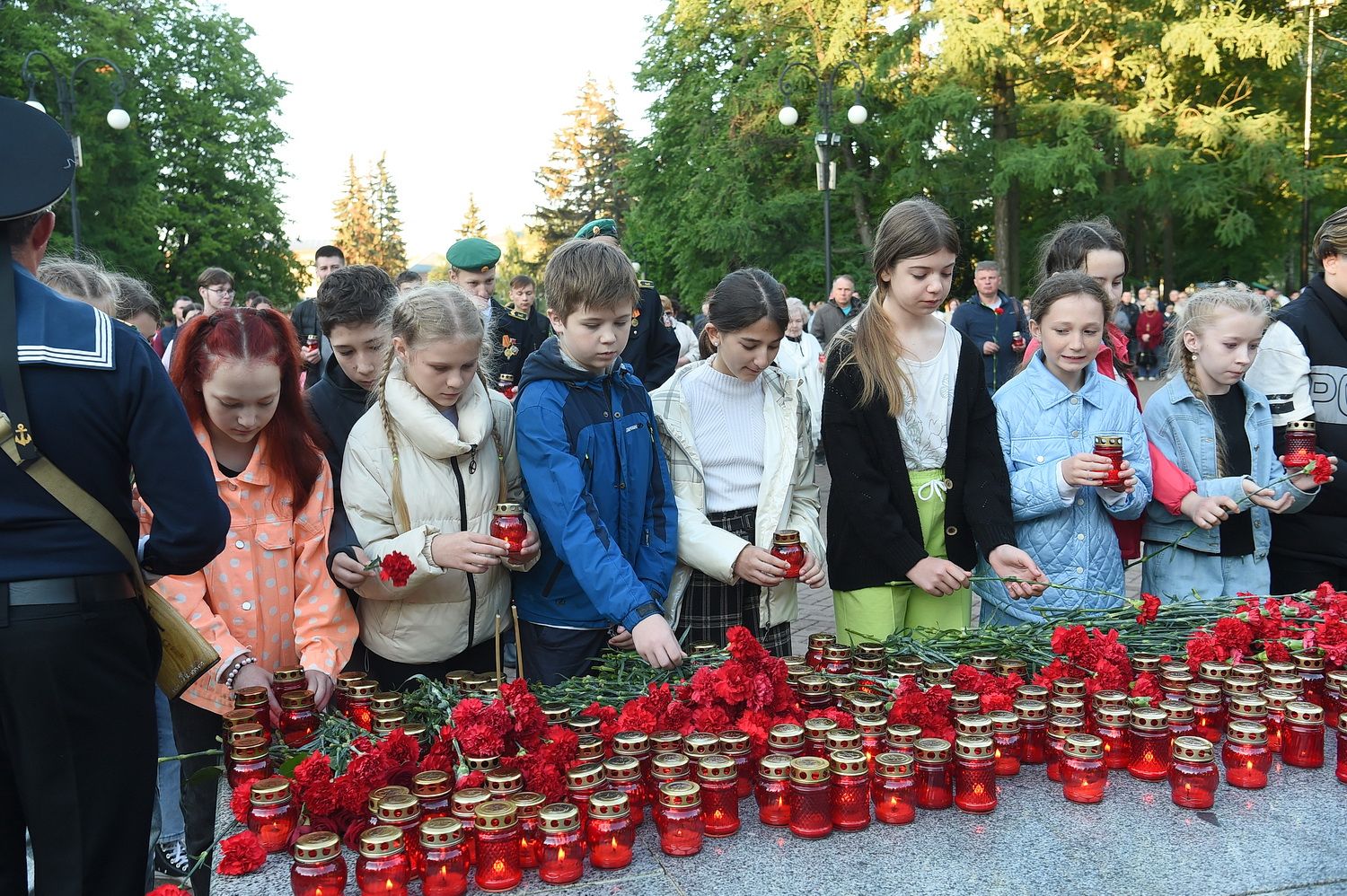 Сотни жителей Ижевска приняли участие в акции «Свеча памяти»