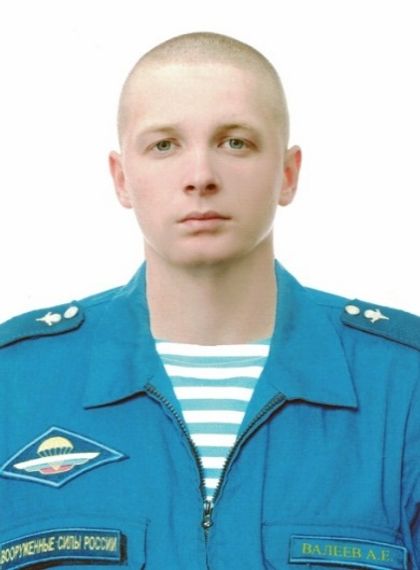 Младший сержант Александр Валеев
