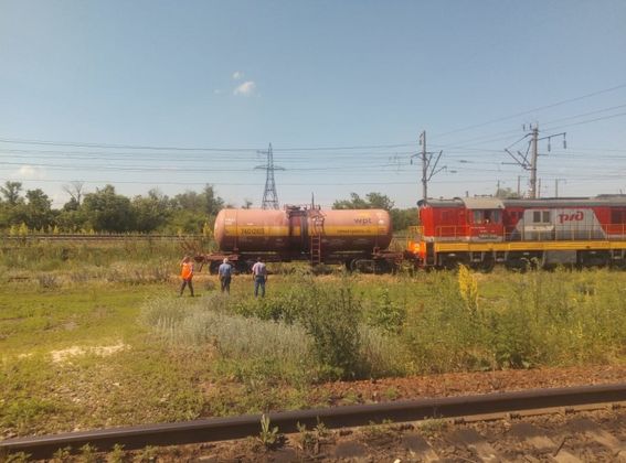 Утечка серной кислоты на железнодорожной станции в Саратовской области