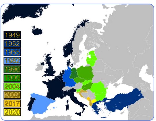 Рис. 1. Расширение блока НАТО в Европе со временем