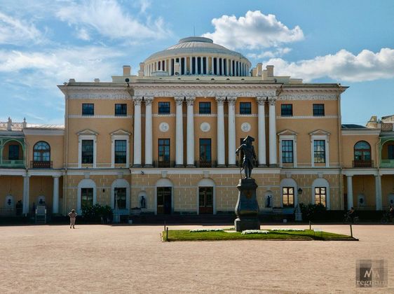 Павловский дворец в Павловске.