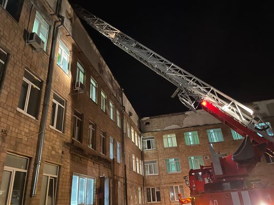 Пожар на крыше больницы
