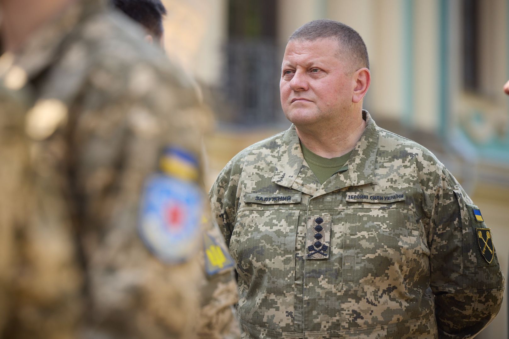 Хакер «Джокер» показал пикантные переписки Залужного с девушками