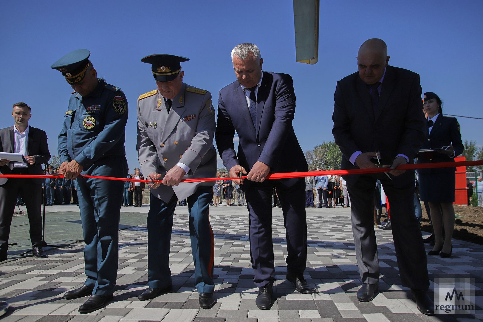 Церемония открытия монумента, посвященного лётчикам МЧС РФ, на территории международного аэропорта «Минеральные Воды» имени М. Ю. Лермонтова