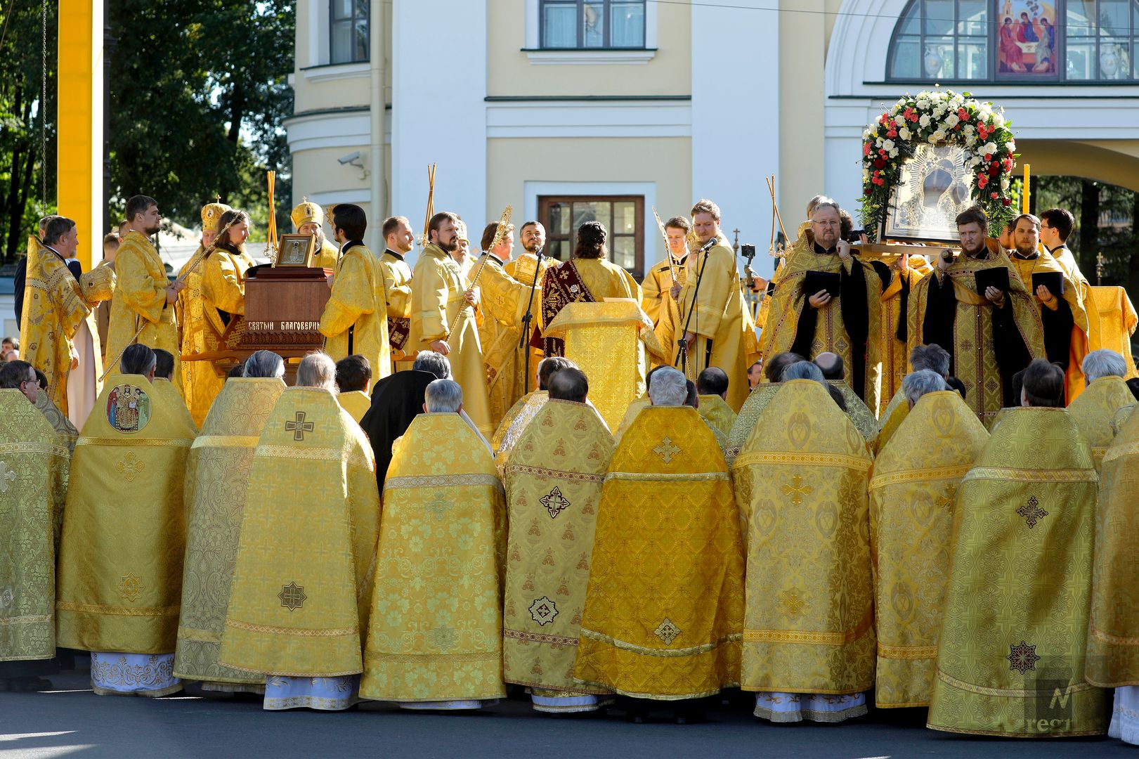 День перенесения мощей святого благоверного князя Александра Невского в Санкт-Петербурге