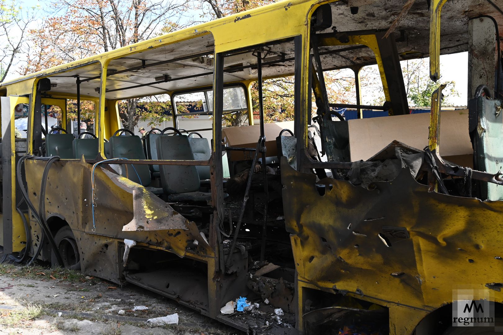 В результате обстрела рынка в Донецке был также уничтожен пассажирский автобус. Донецк, 22.09.22