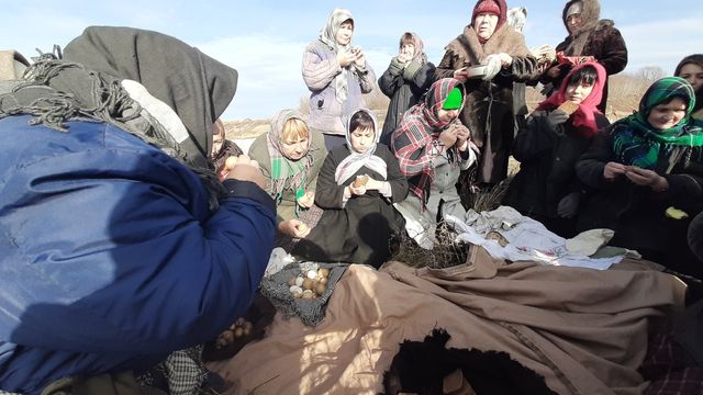 28 октября 2020 год, Янтиковский район Чувашии. Флешмоб в честь открытия Года трудового подвига строителей оборонительных рубежей в Чувашии