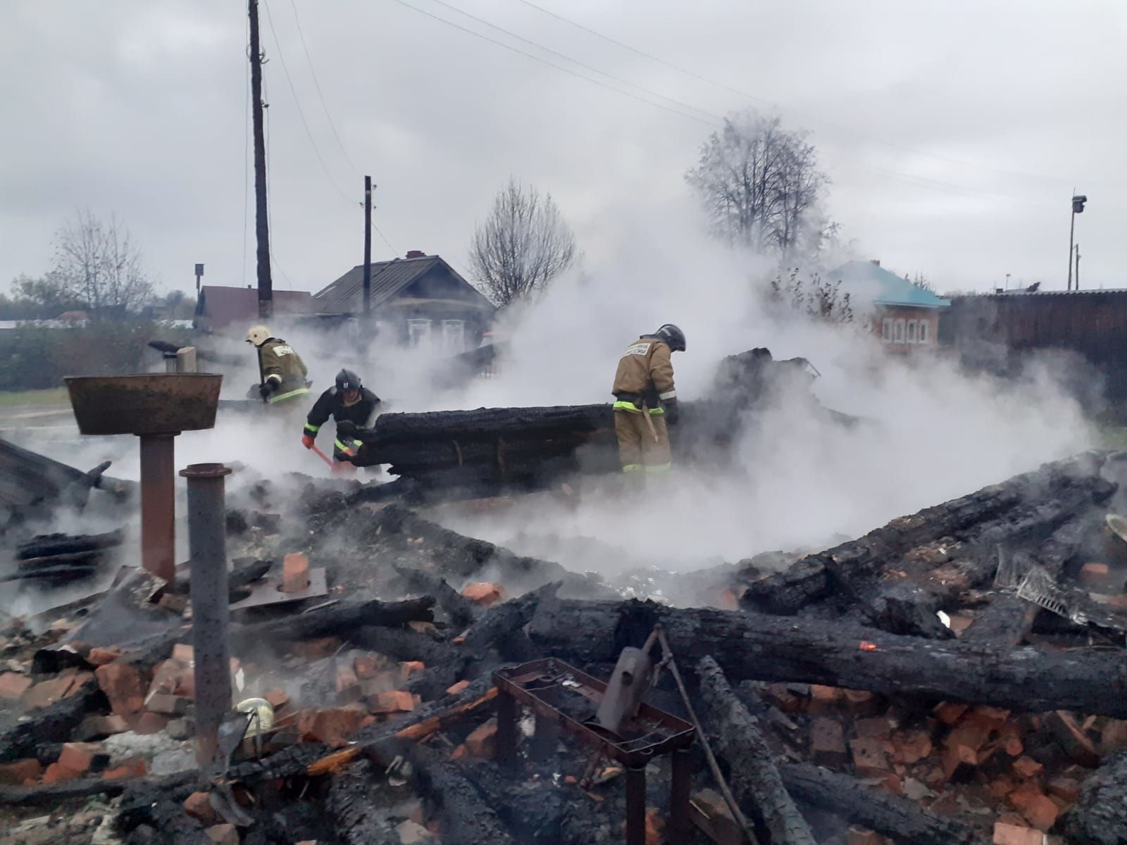 В Хабаровске в сгоревшем доме обнаружили два трупа