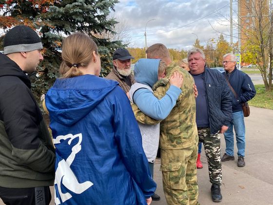 Мобилизованных Обнинска к месту службы провожали родственники