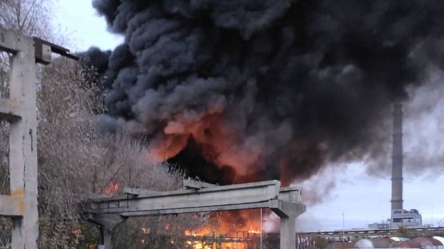 Пожар на месте попадания снаряда в Шебекино