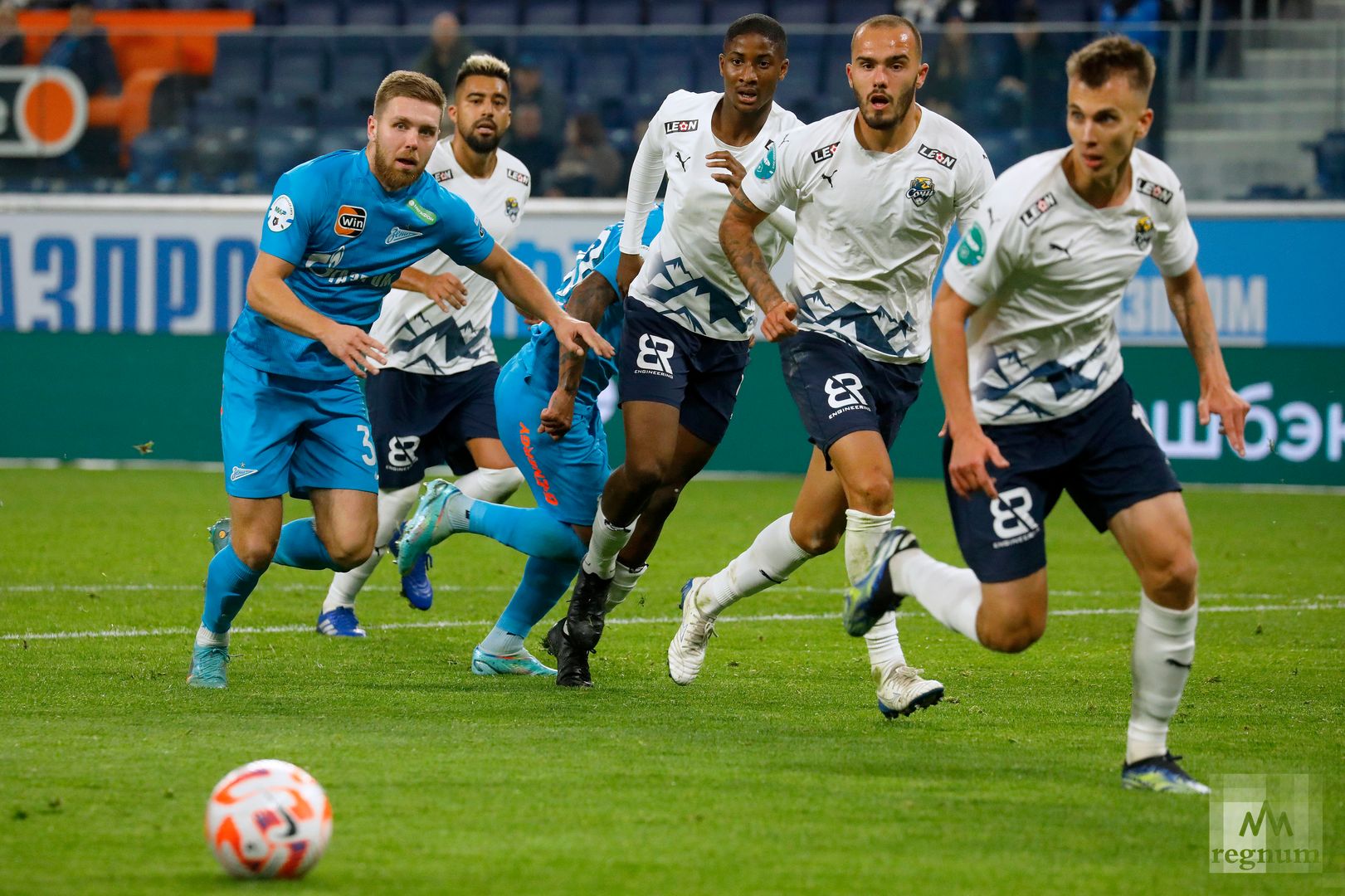 Матч 14-го тура Российской Премьер-Лиги между командами «Зенит» и «Сочи»