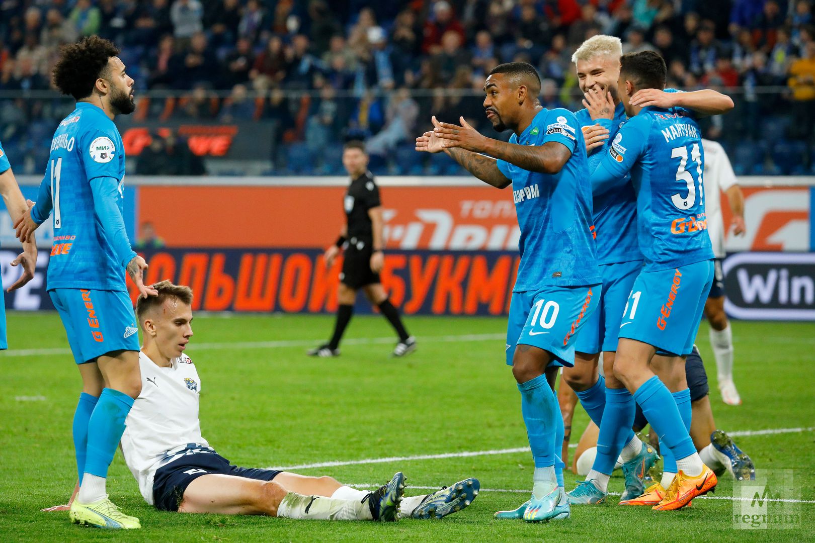 Матч 14-го тура Российской Премьер-Лиги между командами «Зенит» и «Сочи»
