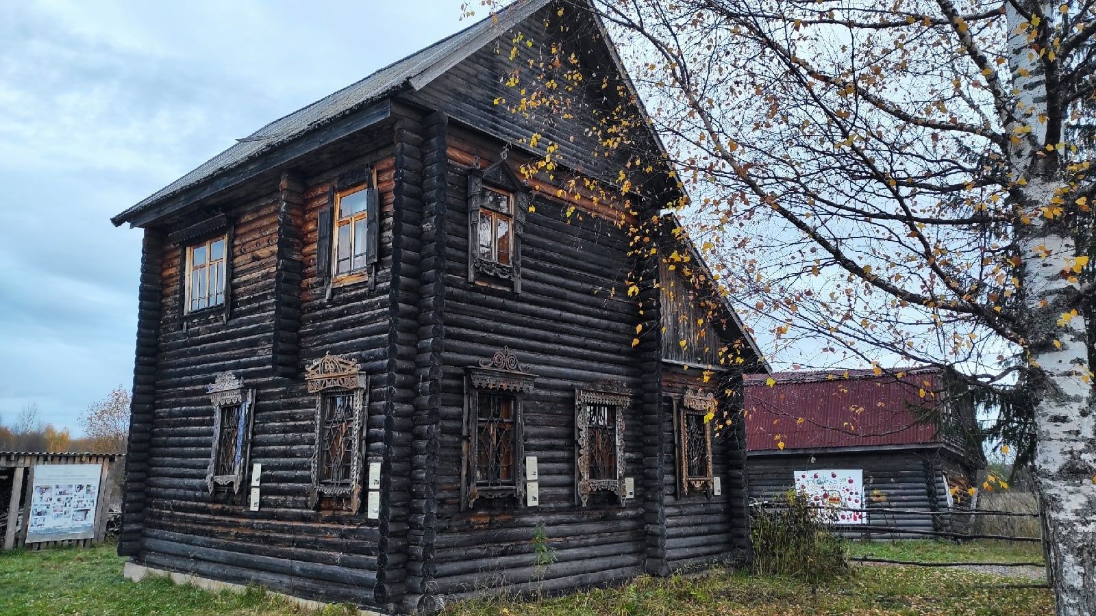 Музей Честнякова в Костромской области украсили старинными наличниками