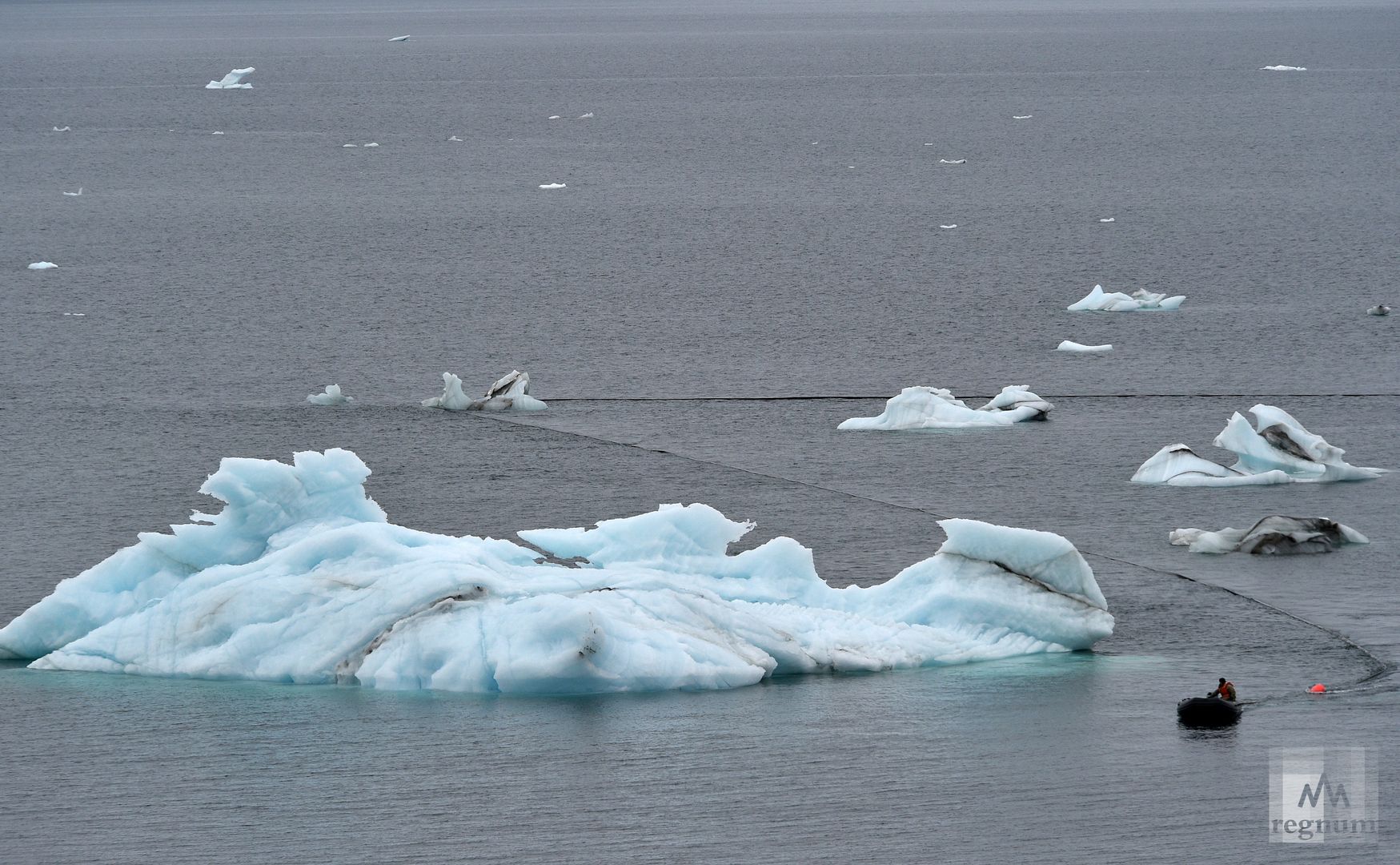 Прокладка топливного шланга по Северному Ледовитому океану