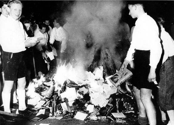 Сожжение книг в нацистской Германии