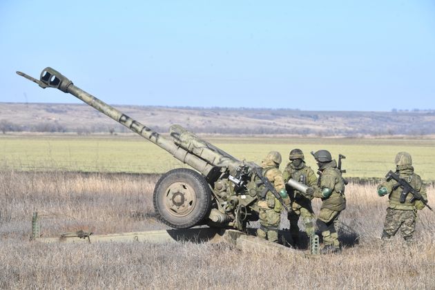 Военнослужащие артиллерийского расчета в зоне проведения СВО