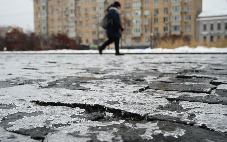 Вы подошли к реке покрытой тонким льдом в каком месте вы будете переходить ее