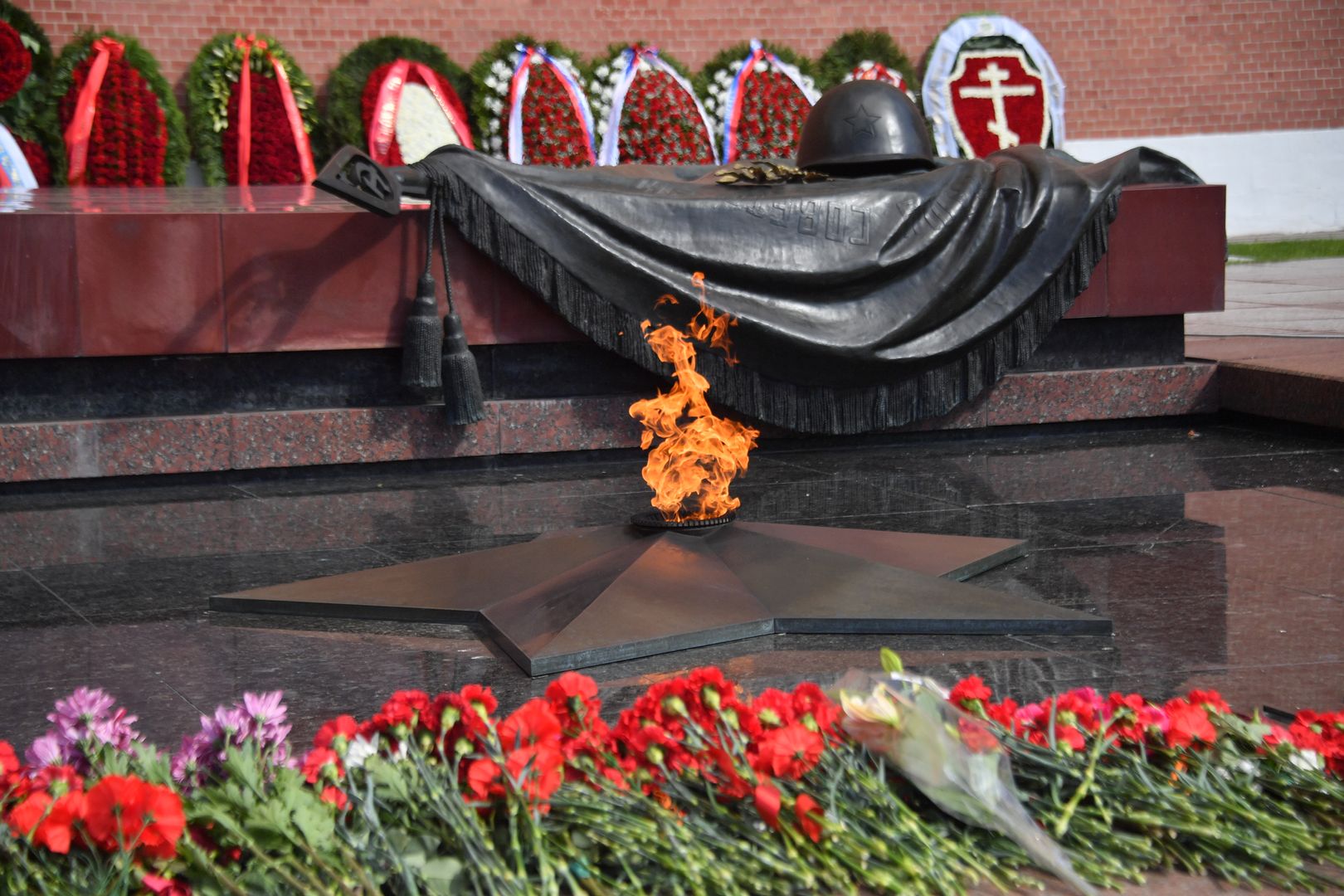 фото могила неизвестному солдату в москве