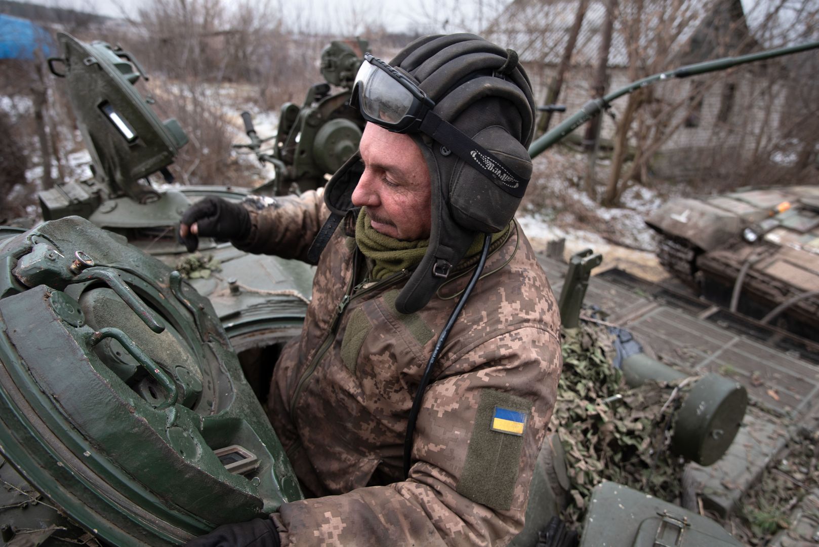 СМИ: ВСУ 24 часа уничтожали своих военных и технику в Сумах год назад