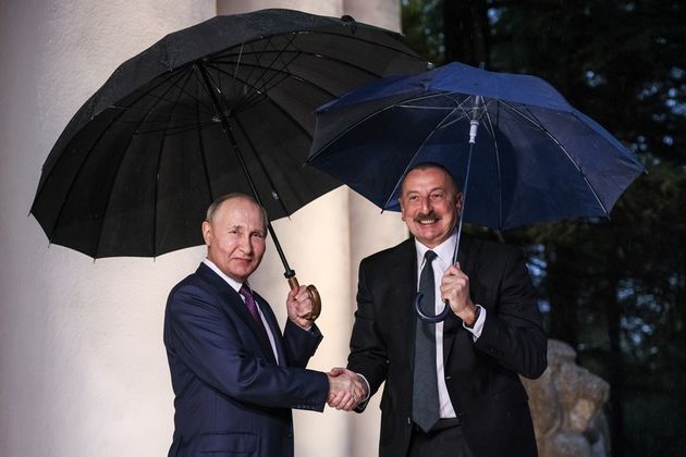 Президент России Владимир Путин и президент Азербайджана Ильхам Алиев во время встречи в Сочи