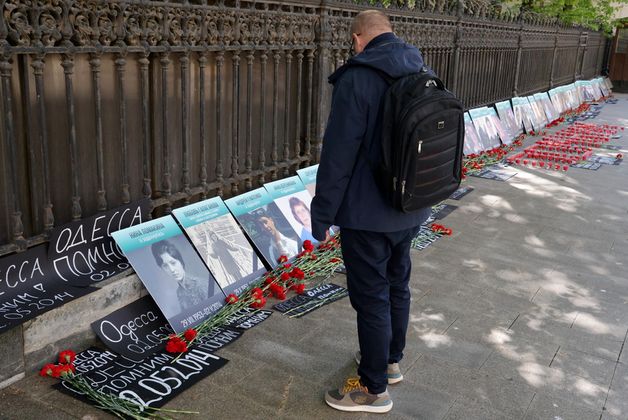 2 мая: в Одессе вспоминают погибших при пожаре в Доме профсоюзов (ХРОНИКА)